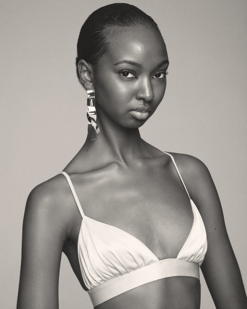 sana mmg 201020251413 bw hr