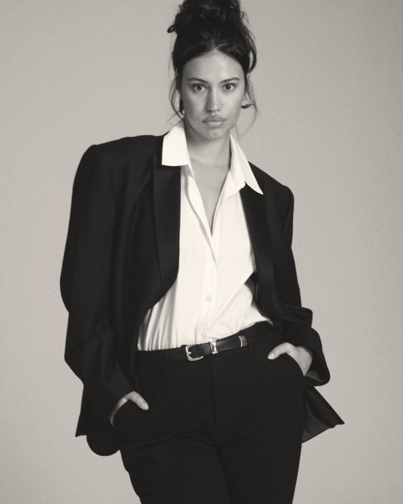 donatella hk scout 2001202614097 bw hr