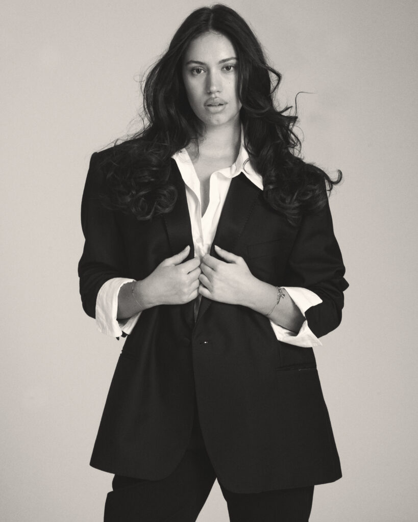 donatella hk scout 2001202614204 bw hr