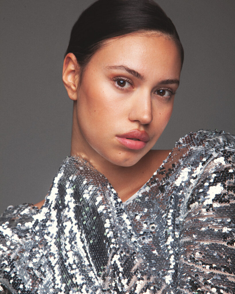 donatella hk scout 2001202614484 col hr